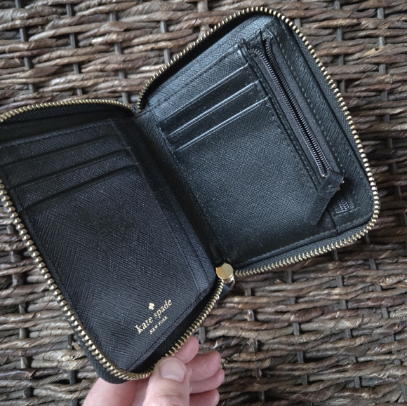 Kate Spade Womens Classic Leather Wallet Black Zip Around Compact Saffiano Gift - Picture 6 of 8